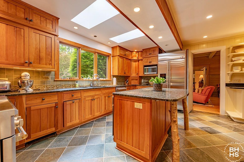 Lake Placid, New York, 12946, United States, 10 Bedrooms Bedrooms, ,7.5 BathroomsBathrooms,Residential,Forsale,1999413