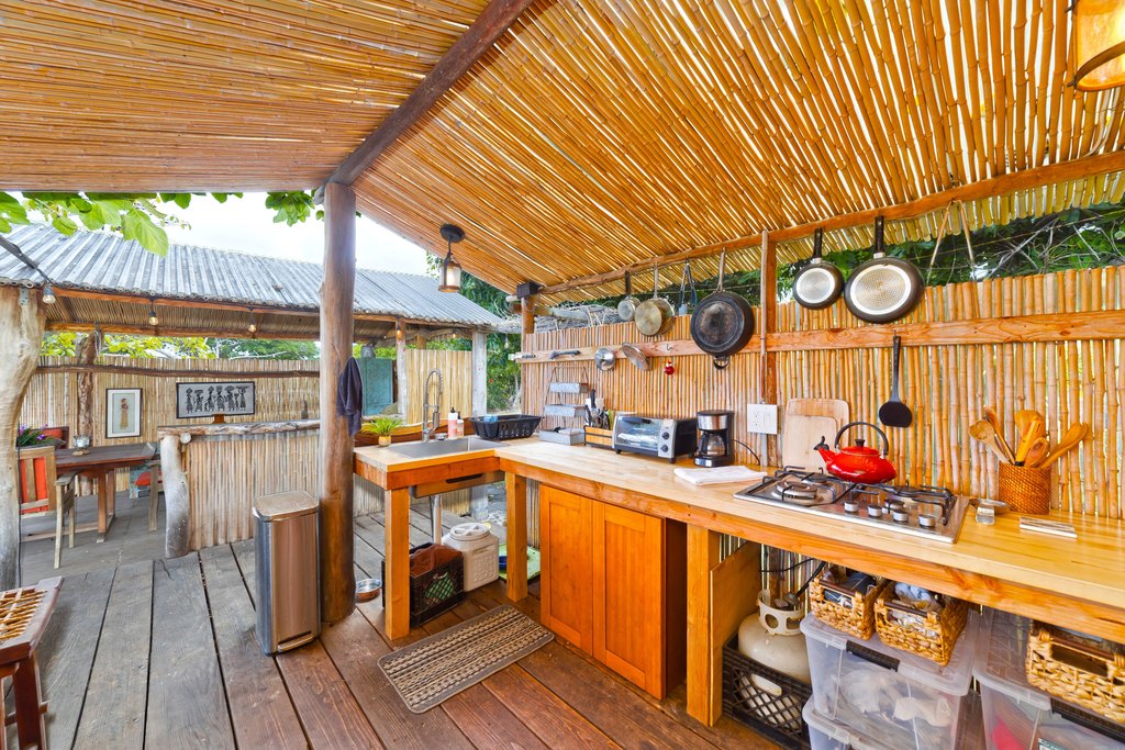 Kailua-Kona, Hawaii, 96740, United States, 3 Bedrooms Bedrooms, ,1.5 BathroomsBathrooms,Residential,Forsale,2004393