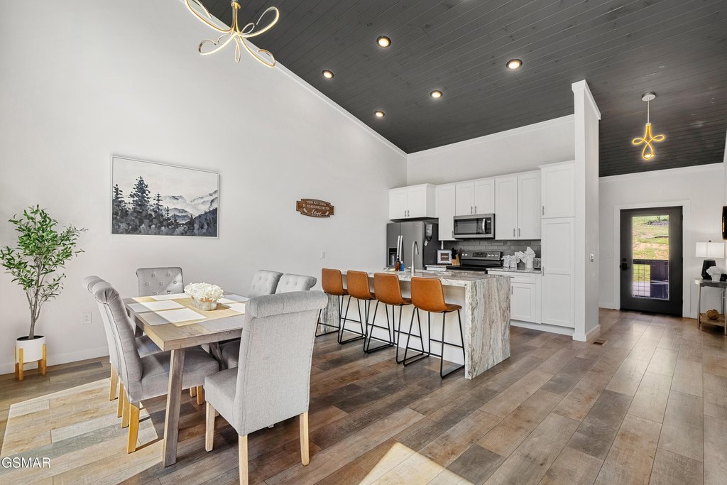 Gatlinburg, Tennessee, 37738, United States, 1 Bedroom Bedrooms, ,2 BathroomsBathrooms,Residential,Forsale,1999465