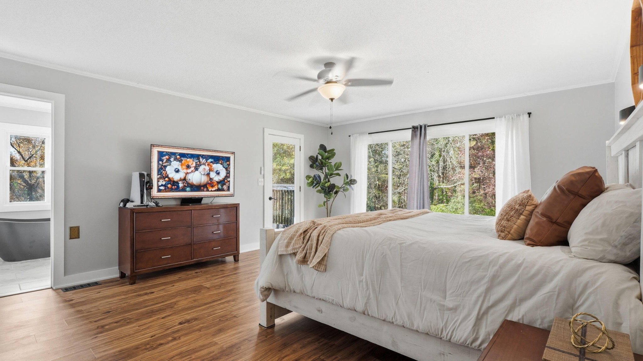 Chattanooga, Tennessee, 37416, United States, 6 Bedrooms Bedrooms, ,4 BathroomsBathrooms,Residential,Forsale,2004678