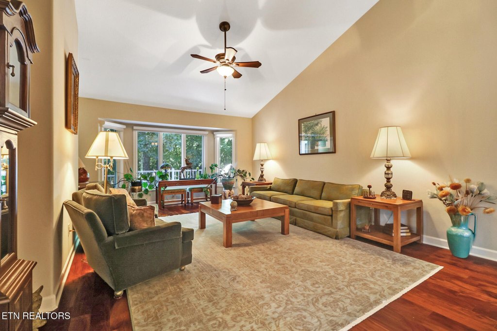 Crossville, Tennessee, 38558, United States, 3 Bedrooms Bedrooms, ,2 BathroomsBathrooms,Residential,Forsale,1952855