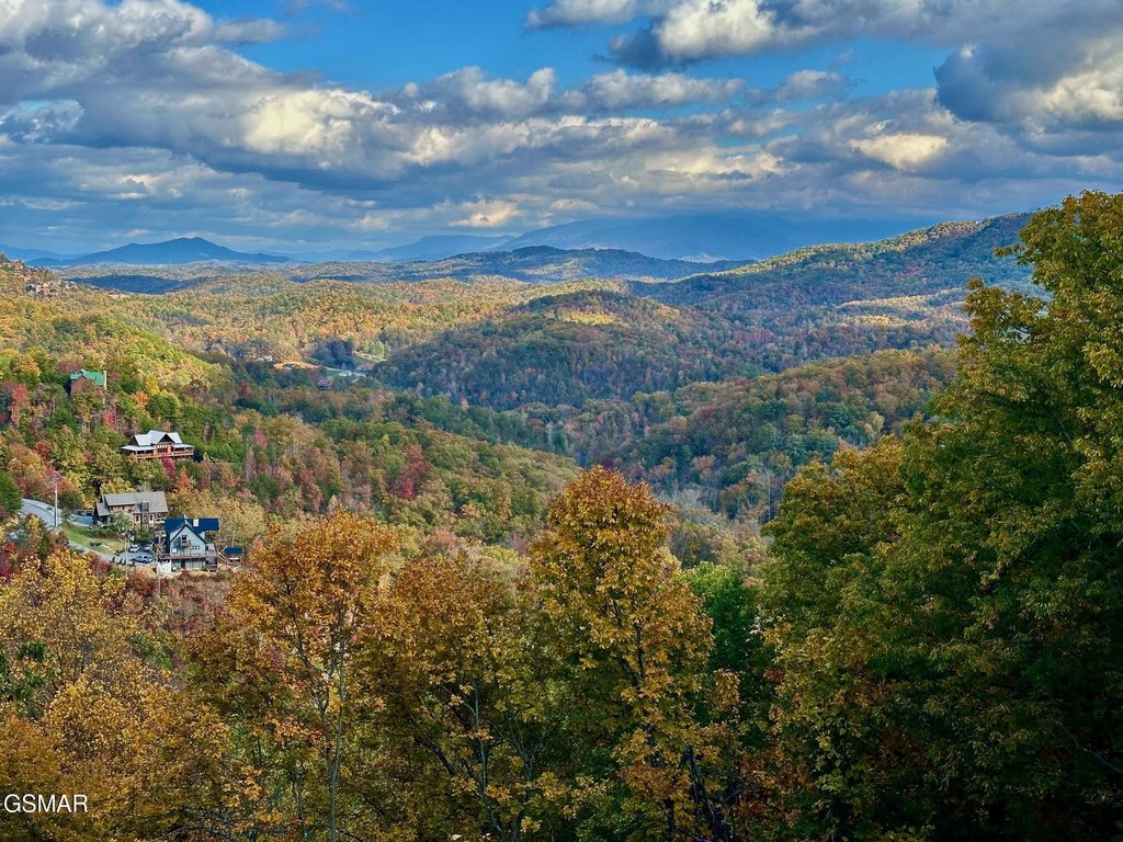 Pigeon Forge, Tennessee, 37862, United States, 3 Bedrooms Bedrooms, ,3.5 BathroomsBathrooms,Residential,Forsale,1999473