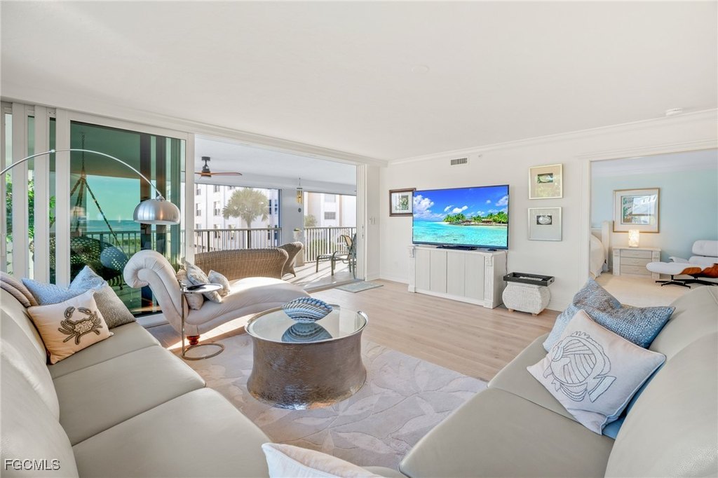 Sanibel, Florida, 33957, United States, 3 Bedrooms Bedrooms, ,3.5 BathroomsBathrooms,Residential,Forsale,2004798