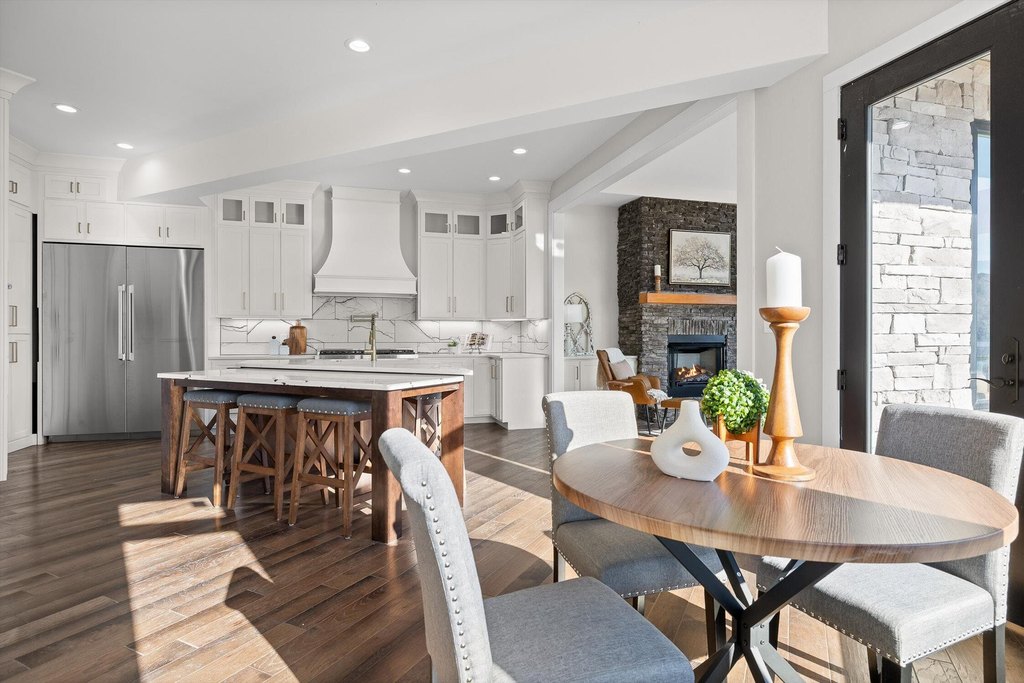 Jasper, Tennessee, 37347, United States, 5 Bedrooms Bedrooms, ,6.5 BathroomsBathrooms,Residential,Forsale,2009602