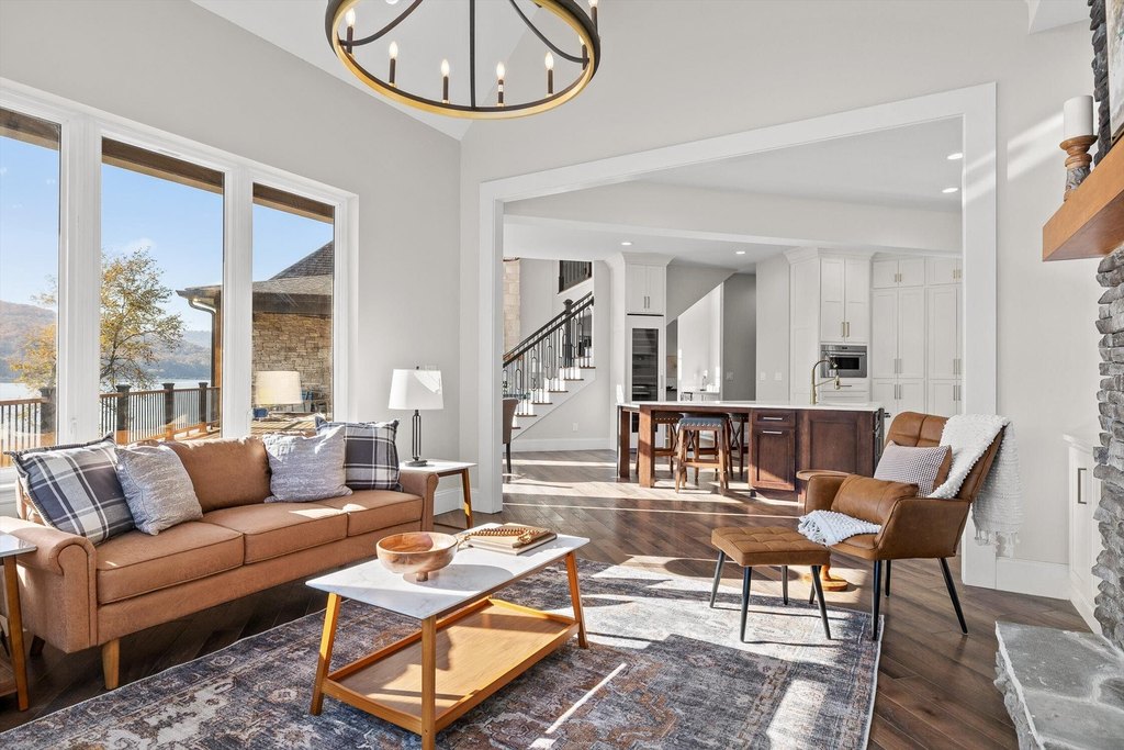 Jasper, Tennessee, 37347, United States, 5 Bedrooms Bedrooms, ,6.5 BathroomsBathrooms,Residential,Forsale,2009602