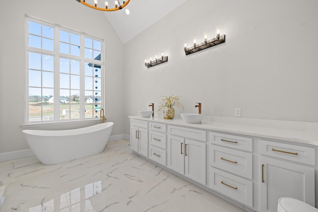 Jasper, Tennessee, 37347, United States, 5 Bedrooms Bedrooms, ,6.5 BathroomsBathrooms,Residential,Forsale,2009602