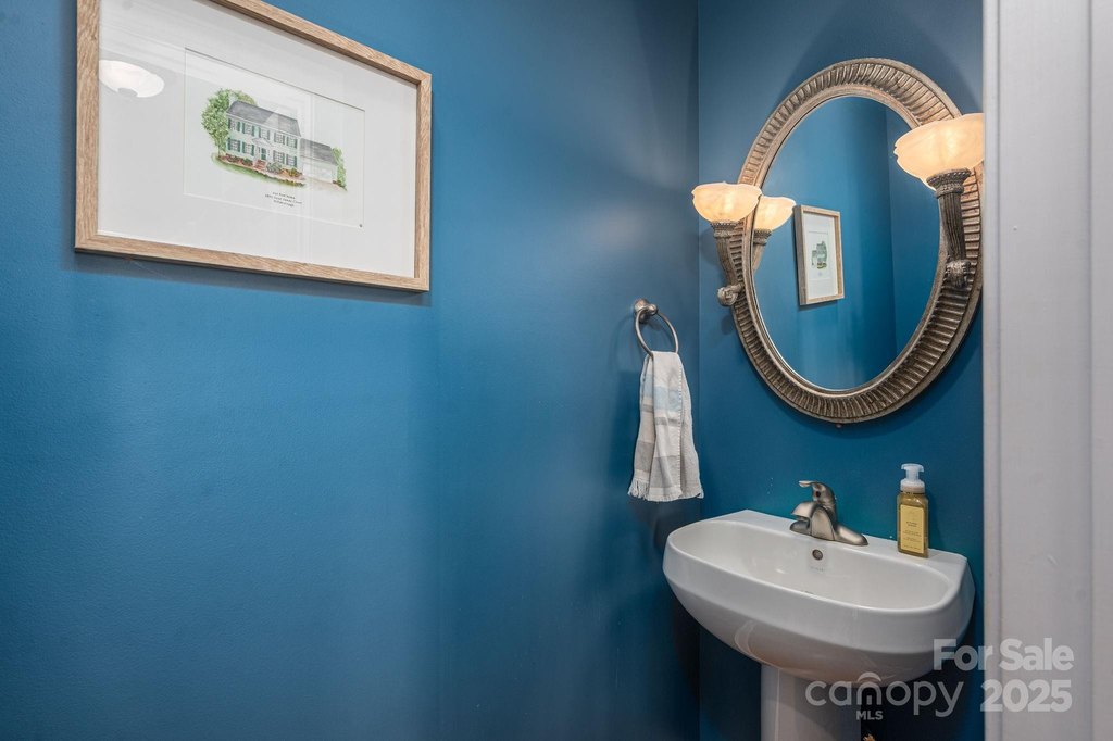 Conover, North Carolina, 28613, United States, 3 Bedrooms Bedrooms, ,4.5 BathroomsBathrooms,Residential,Forsale,2007719