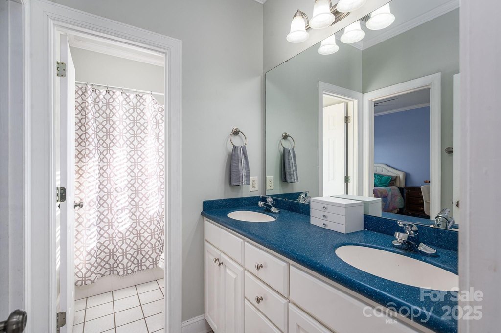 Conover, North Carolina, 28613, United States, 3 Bedrooms Bedrooms, ,4.5 BathroomsBathrooms,Residential,Forsale,2007719