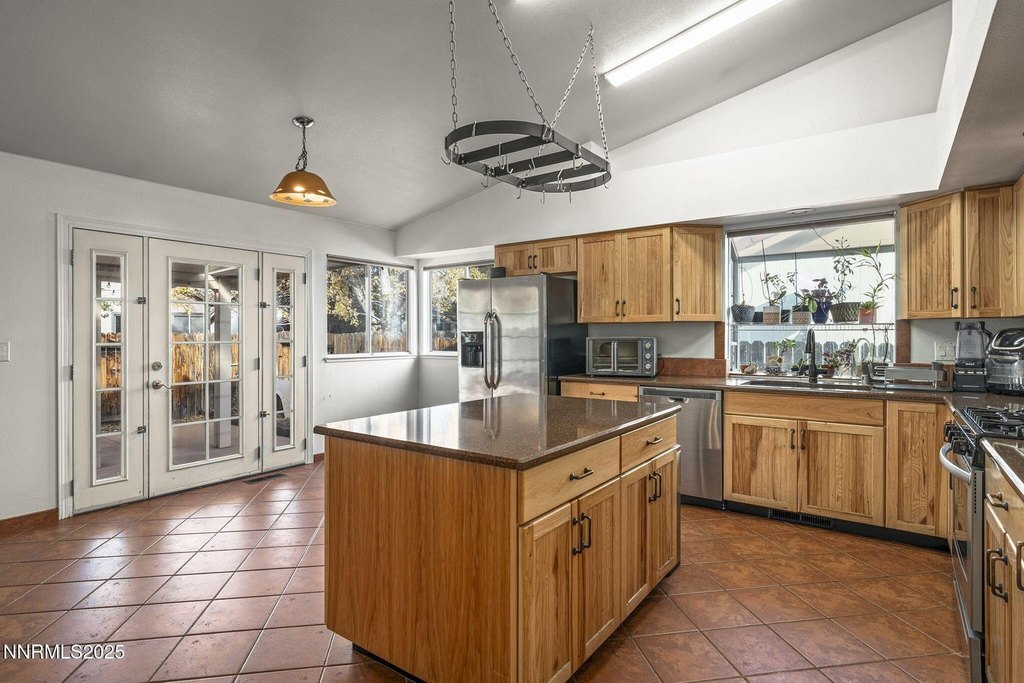 Reno, Nevada, 89502, United States, 4 Bedrooms Bedrooms, ,2 BathroomsBathrooms,Residential,Forsale,1998767