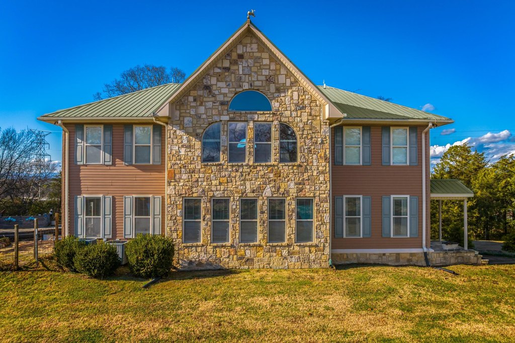 Talbott, Tennessee, 37877, United States, 5 Bedrooms Bedrooms, ,4.5 BathroomsBathrooms,Residential,Forsale,2002624