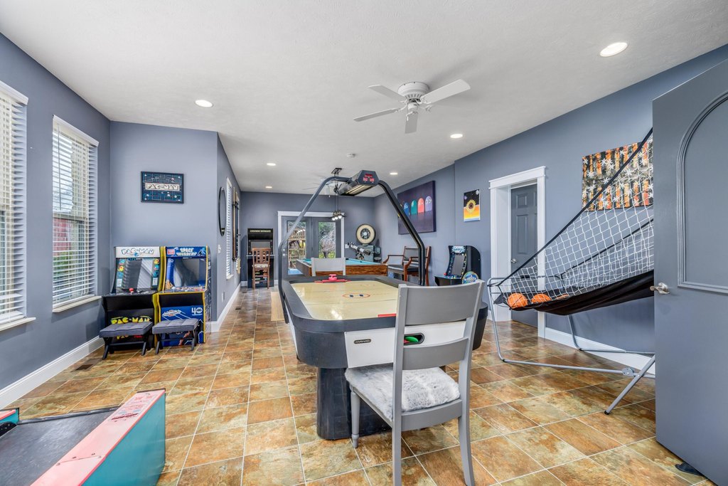 Talbott, Tennessee, 37877, United States, 5 Bedrooms Bedrooms, ,4.5 BathroomsBathrooms,Residential,Forsale,2002624