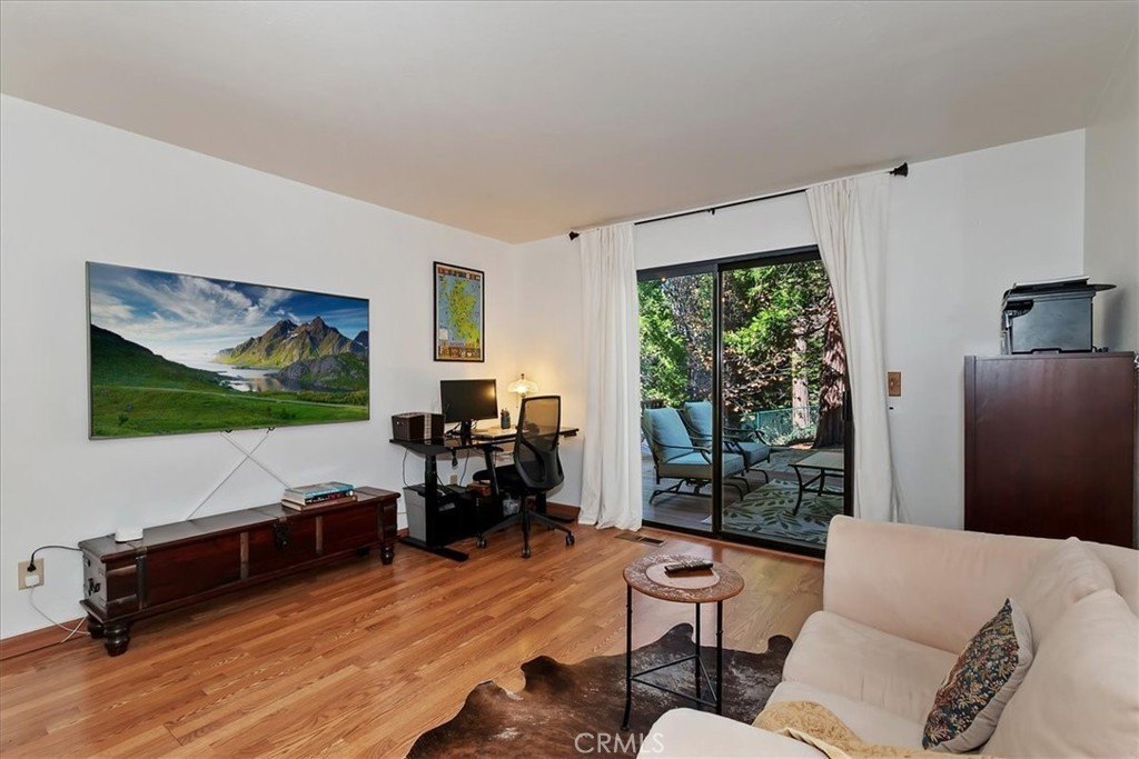 Lake Arrowhead, California, 92352, United States, 4 Bedrooms Bedrooms, ,3 BathroomsBathrooms,Residential,Forsale,2004860