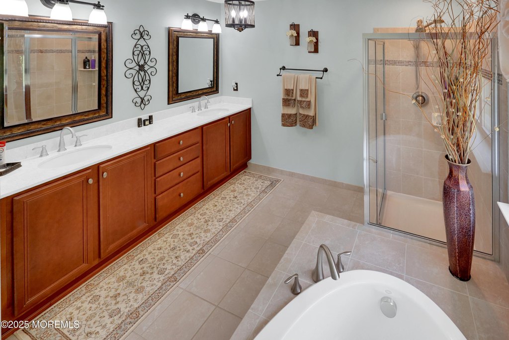 Howell, New Jersey, 07731, United States, 4 Bedrooms Bedrooms, ,3 BathroomsBathrooms,Residential,Forsale,1953811