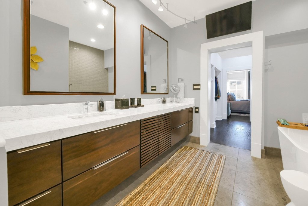 Chattanooga, Tennessee, 37402, United States, 2 Bedrooms Bedrooms, ,2 BathroomsBathrooms,Residential,Forsale,2004676