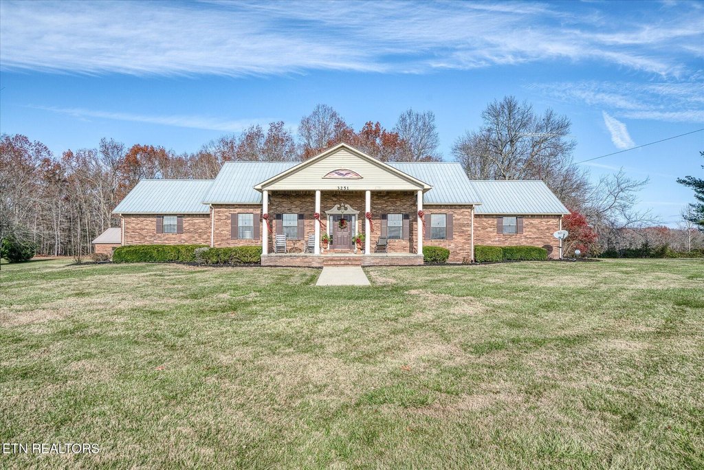 Jamestown, Tennessee, 38556, United States, 3 Bedrooms Bedrooms, ,4 BathroomsBathrooms,Residential,Forsale,1885998