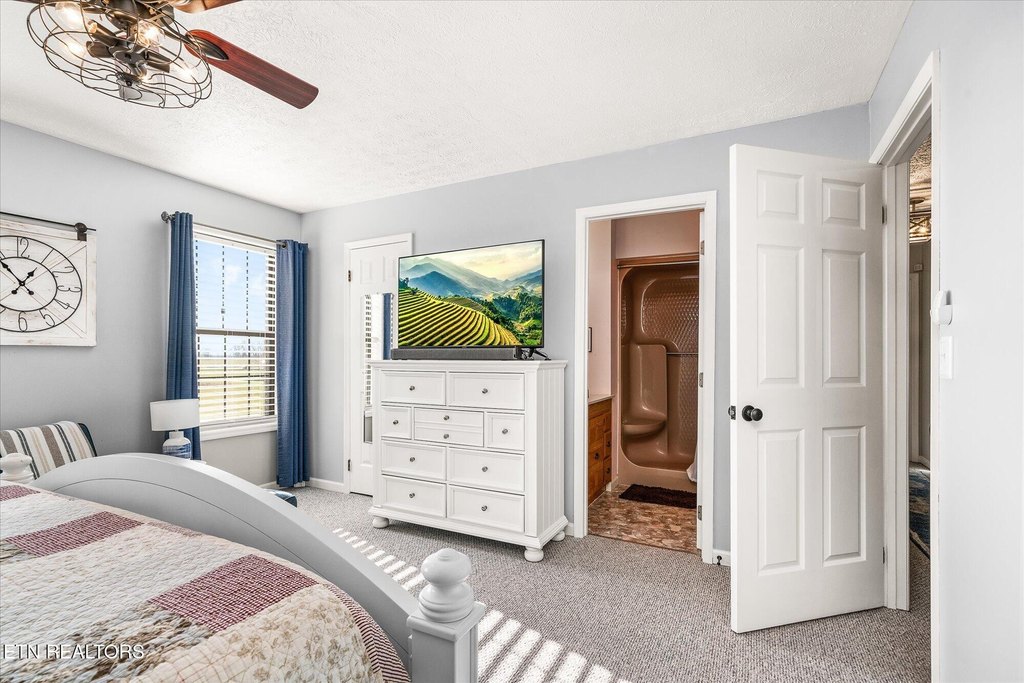 Jamestown, Tennessee, 38556, United States, 3 Bedrooms Bedrooms, ,4 BathroomsBathrooms,Residential,Forsale,1885998