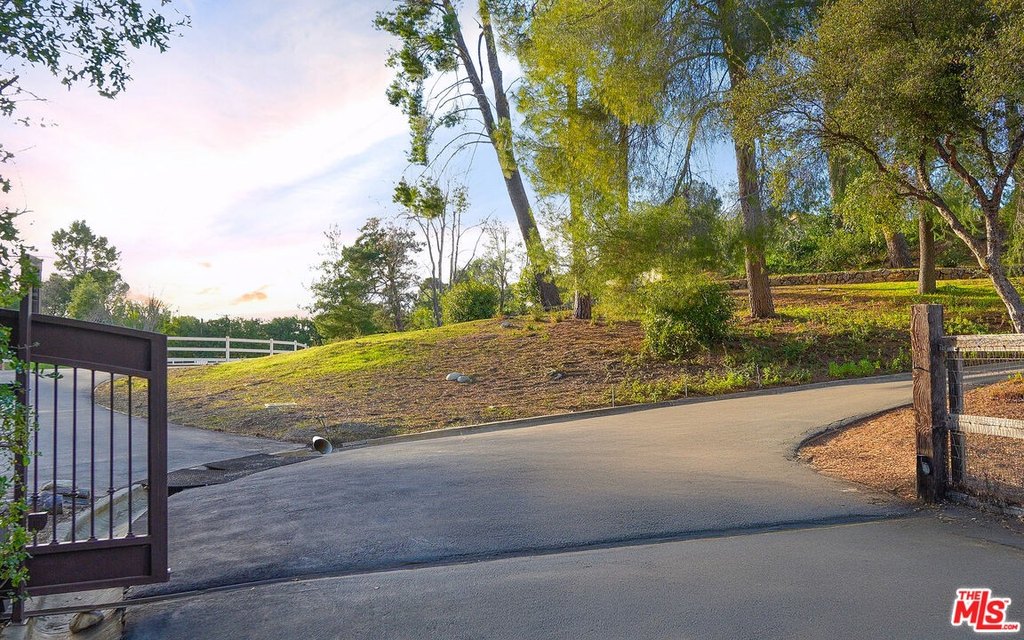 Calabasas, California, 91302, United States, 3 Bedrooms Bedrooms, ,2 BathroomsBathrooms,Residential,Forsale,2001432