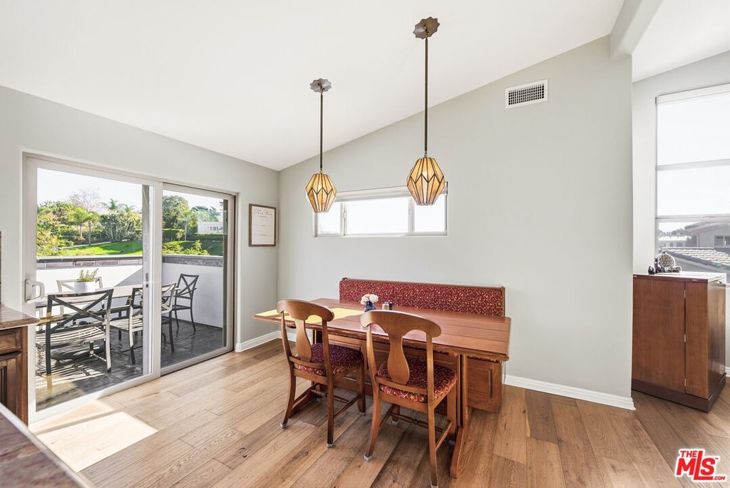 Malibu, California, 90265, United States, 4 Bedrooms Bedrooms, ,3.5 BathroomsBathrooms,Residential,Forsale,2009613