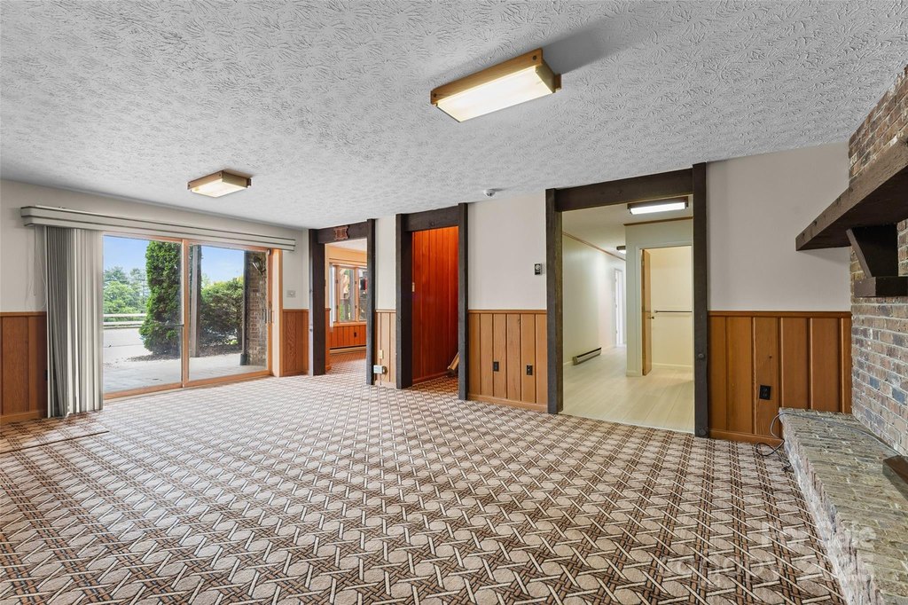 Asheville, North Carolina, 28806, United States, 4 Bedrooms Bedrooms, ,6.5 BathroomsBathrooms,Residential,Forsale,2011987