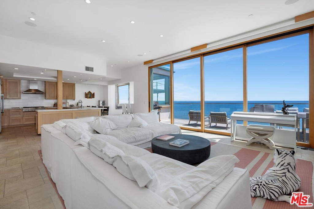 Malibu, California, 90265, United States, 3 Bedrooms Bedrooms, ,3 BathroomsBathrooms,Residential,Forsale,2009630