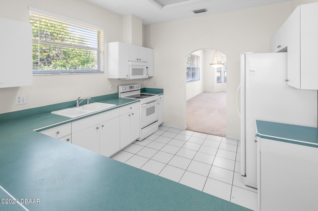 Ponce Inlet, Florida, 32127, United States, 3 Bedrooms Bedrooms, ,2 BathroomsBathrooms,Residential,Forsale,2002686