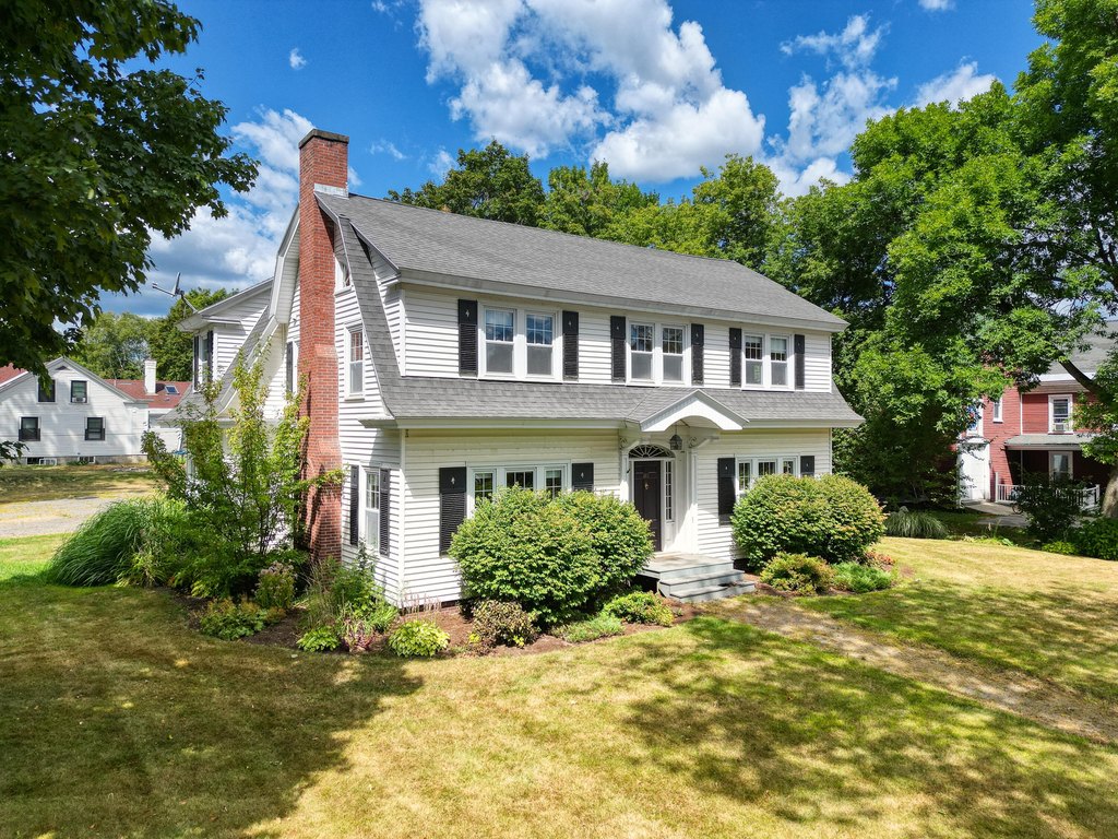 Pittsfield, Maine, 04967, United States, 4 Bedrooms Bedrooms, ,2.5 BathroomsBathrooms,Residential,Forsale,2004043