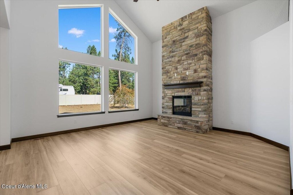 Post Falls, Idaho, 83854, United States, 4 Bedrooms Bedrooms, ,2.5 BathroomsBathrooms,Residential,Forsale,1984579