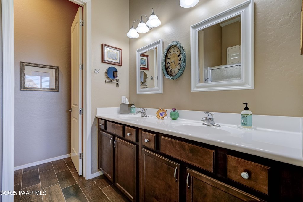 Dewey-Humboldt, Arizona, 86327, United States, 2 Bedrooms Bedrooms, ,2 BathroomsBathrooms,Residential,Forsale,1952162