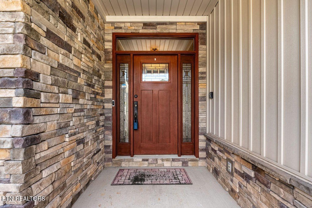 Loudon, Tennessee, 37774, United States, 3 Bedrooms Bedrooms, ,3.5 BathroomsBathrooms,Residential,Forsale,1960210