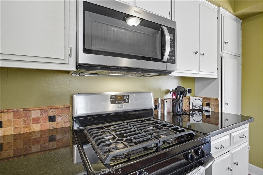 Lake Arrowhead, California, 92352, United States, 4 Bedrooms Bedrooms, ,3 BathroomsBathrooms,Residential,Forsale,1971047