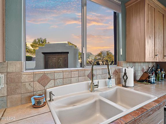 Tucson, Arizona, 85718, United States, 4 Bedrooms Bedrooms, ,4 BathroomsBathrooms,Residential,Forsale,2004425