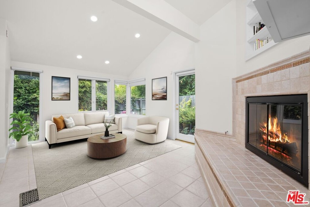 Malibu, California, 90265, United States, 4 Bedrooms Bedrooms, ,2.5 BathroomsBathrooms,Residential,Forsale,2009611