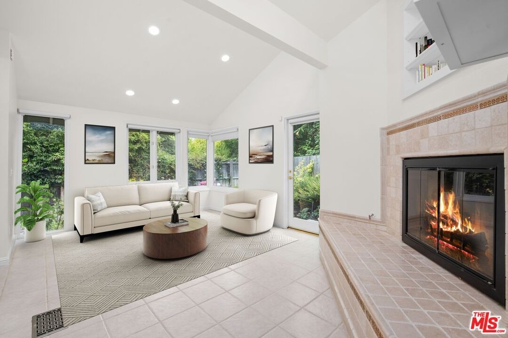 Malibu, California, 90265, United States, 4 Bedrooms Bedrooms, ,2.5 BathroomsBathrooms,Residential,Forsale,2009611