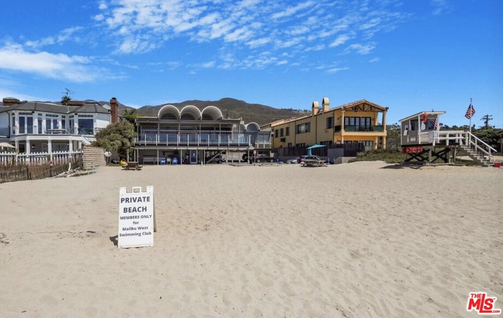 Malibu, California, 90265, United States, 4 Bedrooms Bedrooms, ,2.5 BathroomsBathrooms,Residential,Forsale,2009611