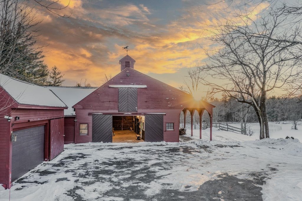 Nottingham, New Hampshire, 03290, United States, 4 Bedrooms Bedrooms, ,2.5 BathroomsBathrooms,Residential,Forsale,2004712