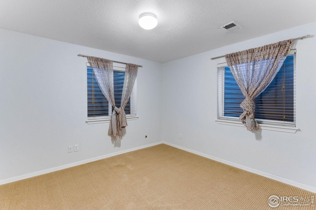 Windsor, Colorado, 80528, United States, 5 Bedrooms Bedrooms, ,3.5 BathroomsBathrooms,Residential,Forsale,2009202