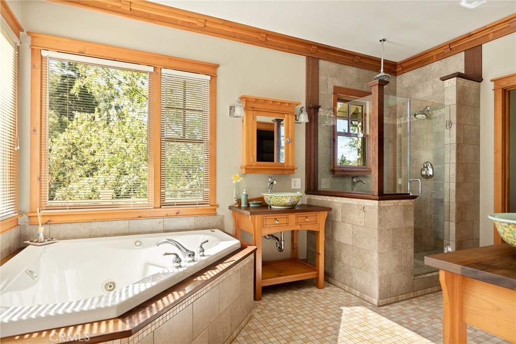 Running Springs, California, 92382, United States, 2 Bedrooms Bedrooms, ,3 BathroomsBathrooms,Residential,Forsale,1971043