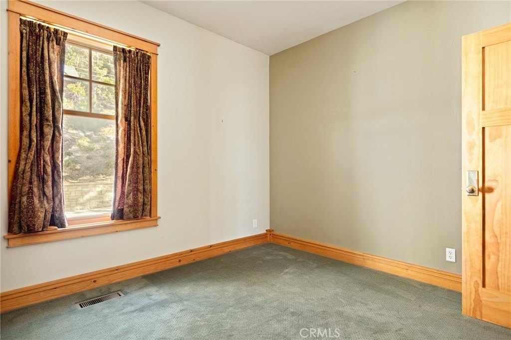 Running Springs, California, 92382, United States, 2 Bedrooms Bedrooms, ,3 BathroomsBathrooms,Residential,Forsale,1971043