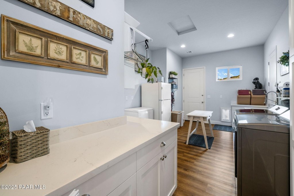 Prescott, Arizona, 86305, United States, 5 Bedrooms Bedrooms, ,3.5 BathroomsBathrooms,Residential,Forsale,1994066