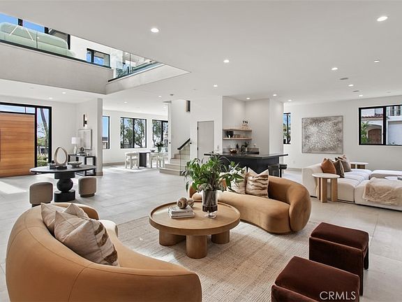 Newport Beach, California, 92663, United States, 5 Bedrooms Bedrooms, ,5 BathroomsBathrooms,Residential,Forsale,2009211
