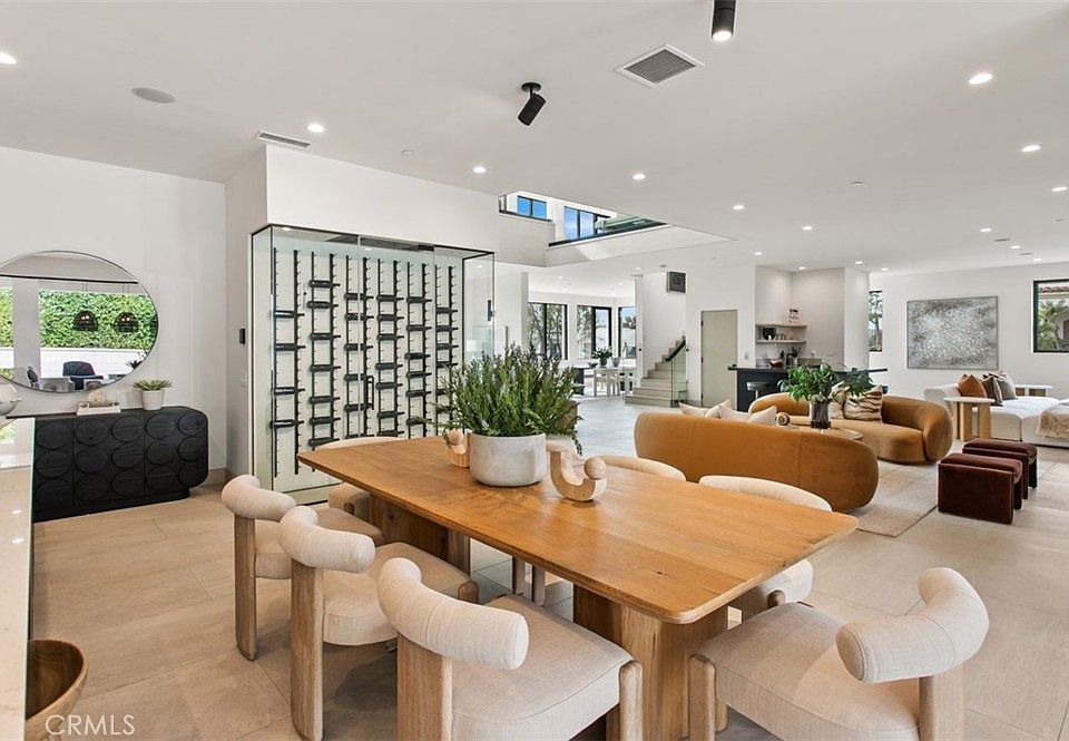 Newport Beach, California, 92663, United States, 5 Bedrooms Bedrooms, ,5 BathroomsBathrooms,Residential,Forsale,2009211