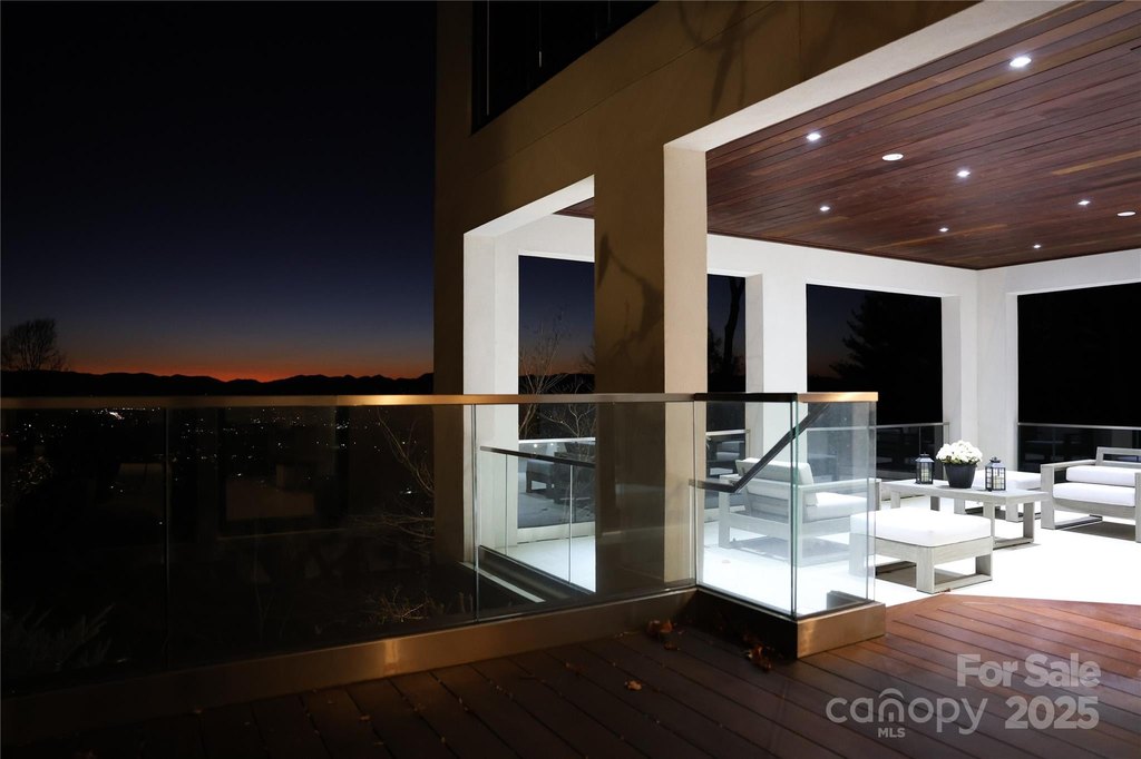 Asheville, North Carolina, 28804, United States, 3 Bedrooms Bedrooms, ,3.5 BathroomsBathrooms,Residential,Forsale,2011989