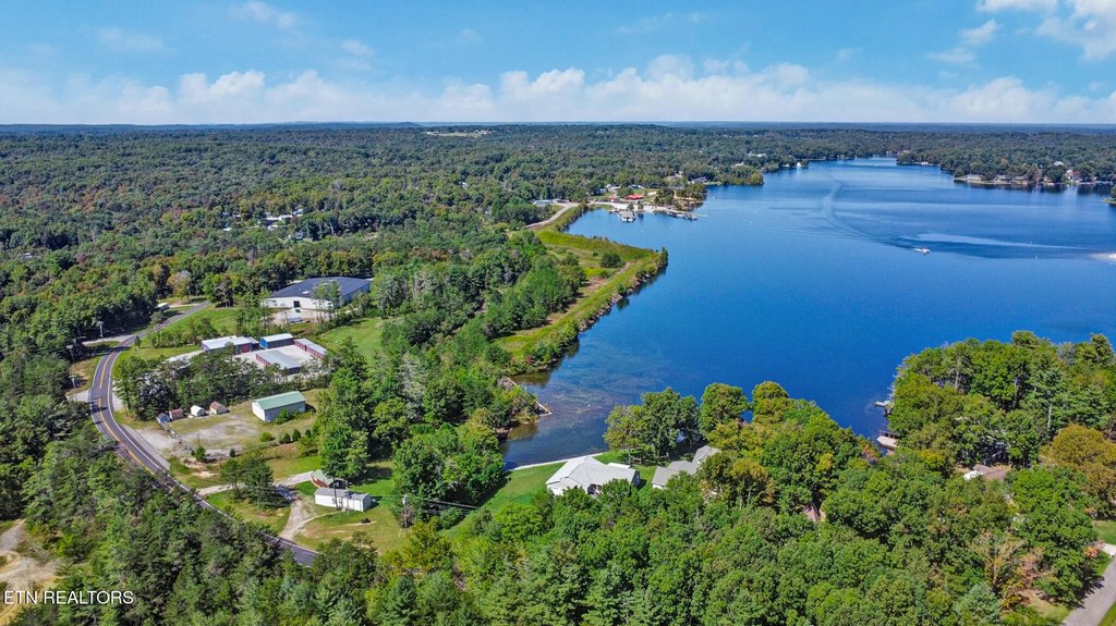 Crossville, Tennessee, 38572, United States, 3 Bedrooms Bedrooms, ,3.5 BathroomsBathrooms,Residential,Forsale,1968515