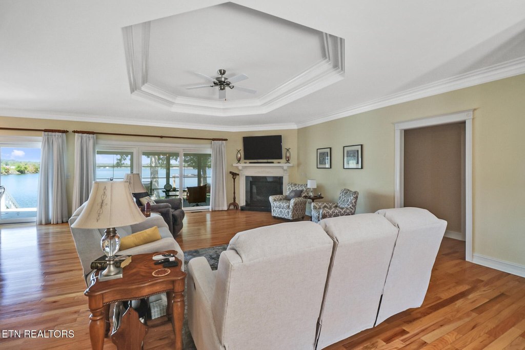 Crossville, Tennessee, 38572, United States, 3 Bedrooms Bedrooms, ,3.5 BathroomsBathrooms,Residential,Forsale,1968515