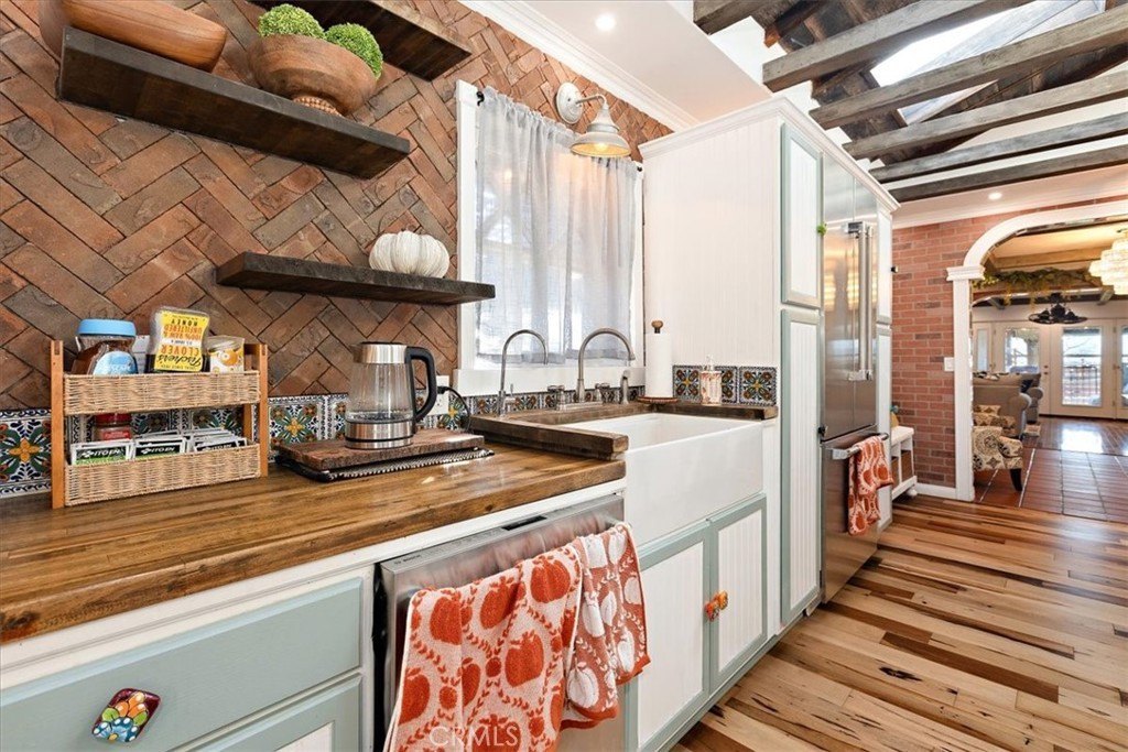 San Bernardino, California, 92405, United States, 4 Bedrooms Bedrooms, ,2 BathroomsBathrooms,Residential,Forsale,2007705