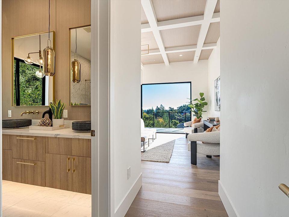 Healdsburg, California, 95448, United States, 5 Bedrooms Bedrooms, ,4 BathroomsBathrooms,Residential,Forsale,2004748