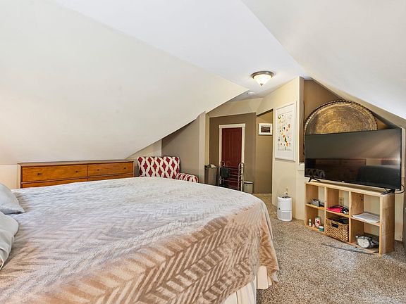 Randolph, Vermont, 05061, United States, 5 Bedrooms Bedrooms, ,2.5 BathroomsBathrooms,Residential,Forsale,2004854