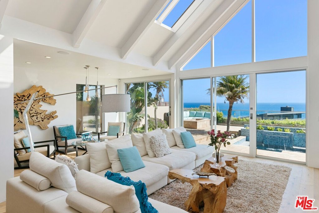 Malibu, California, 90265, United States, 3 Bedrooms Bedrooms, ,4 BathroomsBathrooms,Residential,Forsale,2001433