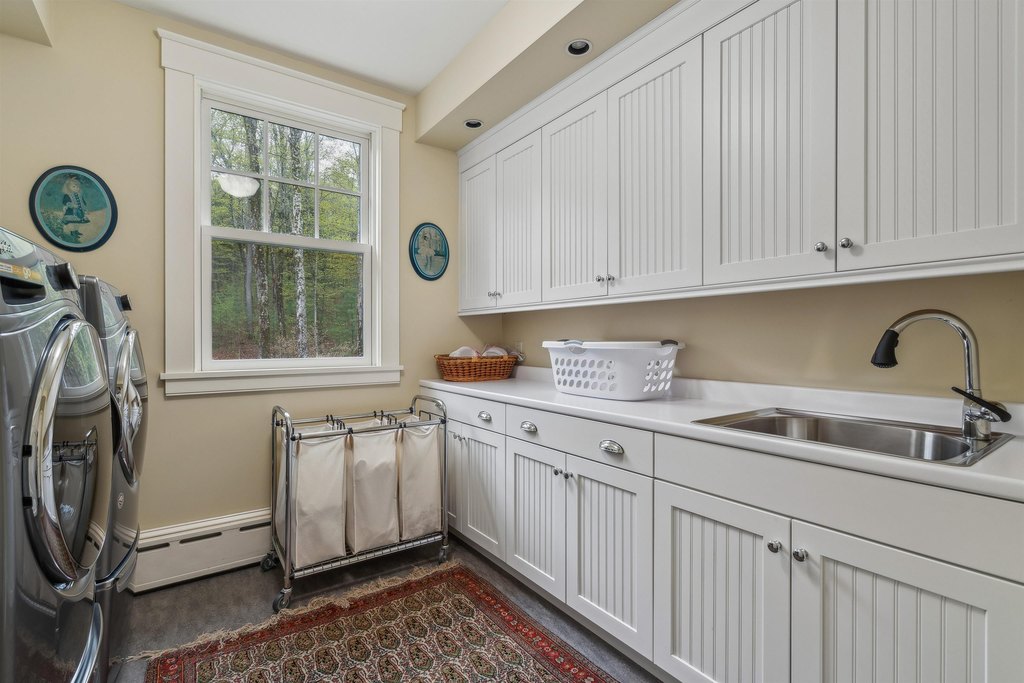 Barnard, Vermont, 05031, United States, 7 Bedrooms Bedrooms, ,7.5 BathroomsBathrooms,Residential,Forsale,1999505