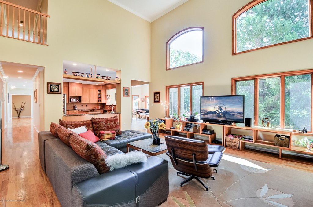 Holmdel, New Jersey, 07733, United States, 5 Bedrooms Bedrooms, ,6.5 BathroomsBathrooms,Residential,Forsale,2012947